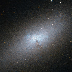 Hubble’dan NGC 5253 Görüntüsü