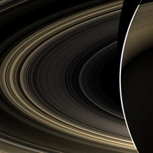 Cassini Gözüyle Satürn Sistemi