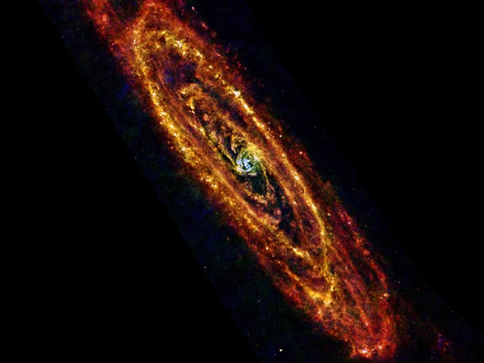 Herschel Gözüyle Andromeda